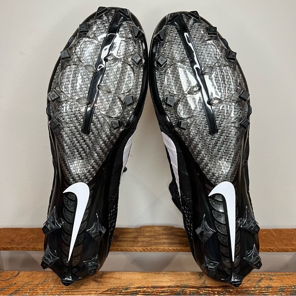 NEW Nike Vapor Untouchable 3 Elite Flyknit Mid Football Cleats Black Men’s 14 - Picture 6 of 11